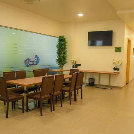 Aqua Inn Hotel Kinshasa Esterno foto